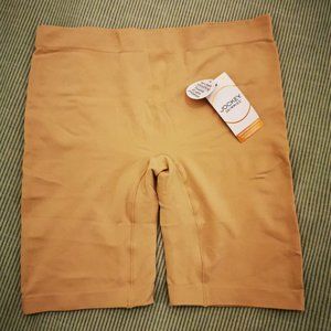 NWT Jockey no chafe smoothing undergarment